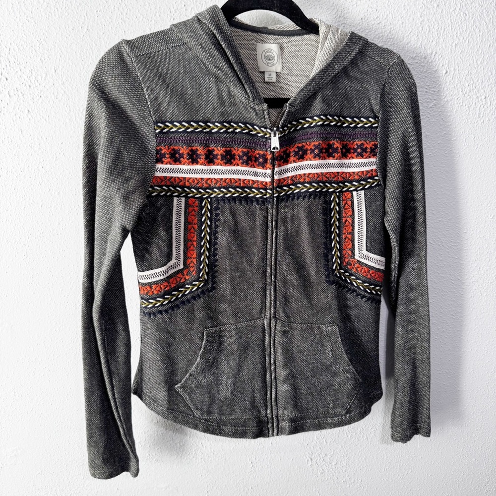 Lucky Brand Gray and Red Zip-Up Jacket with Geometric Design med